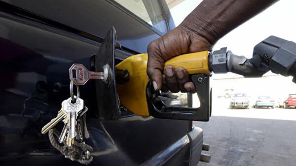 وزیر نفت: 15 لیتر بنزین به هر کد ملی اختصاص می یابد