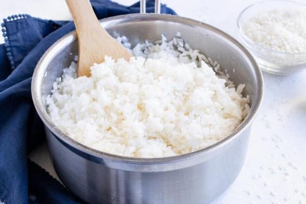 برنج شفته شده را چیکار کنیم؛ راهکارهایی برای نجات برنج شفته